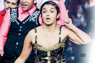 Alia Bhatt Dance Performence at Filmfare Awards 2017